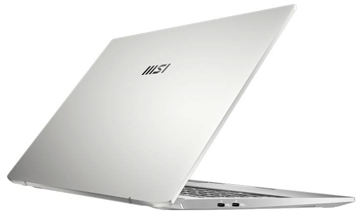 Ein schlanker, silberner Laptop mit einem halb geöffneten Bildschirm, der seinen ergonomischen Winkel und sein modernes Design zeigt.