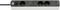 Silberleiste mit einem Schalter, vier Steckdosen und zwei USB-Anschlüssen auf der rechten Seite, gezeigt auf weißem Hintergrund.