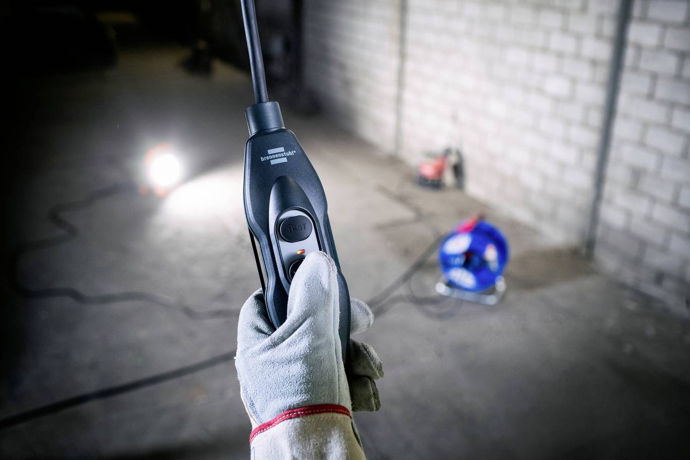 Brennenstuhl 1160210 Personenschutz-Zwischenschalter PRCD-S Schwarz IP44-4