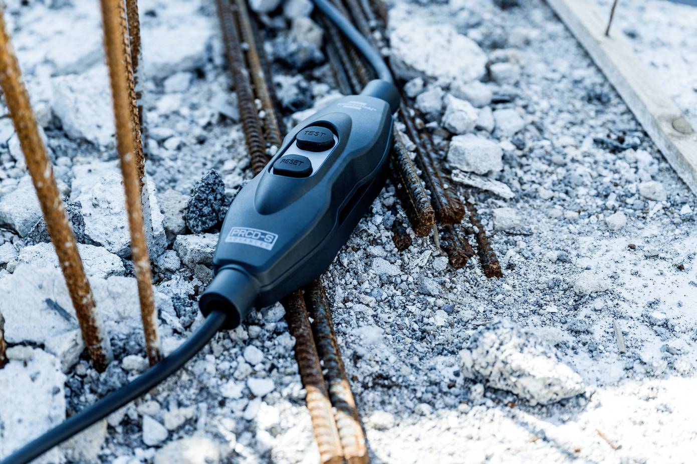 Brennenstuhl 1160210 Personenschutz-Zwischenschalter PRCD-S Schwarz IP44-6