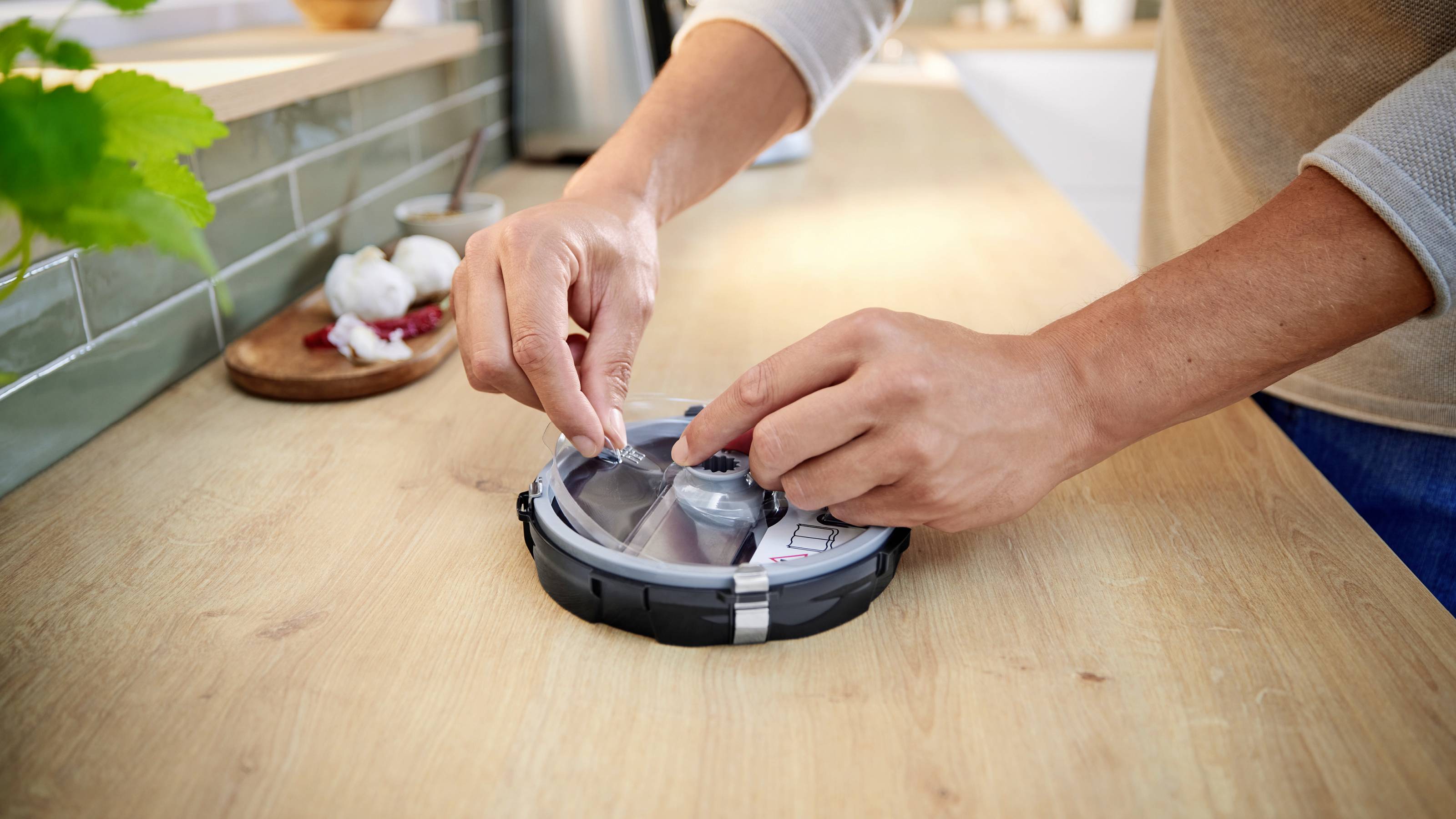 Bosch Würfelschneider für Bosch Küchenmaschine Serie 6 und 8 Würfelschneider Schwarz, Grau-9