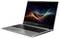 Ein schlanker Laptop in offener Position, der ein farbenfrohes, gewelltes digitales Kunstmuster auf seinem Bildschirm zeigt und ein technologisches und modernes Design hervorhebt.