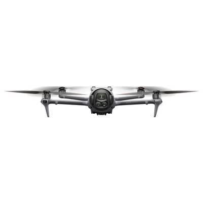Ein Quadcopter-Drohne mit vier Propellern und einer Kamera fliegt vorwärts und zeigt ihr kompaktes und symmetrisches Design.