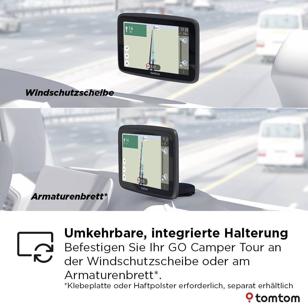 Ein Navigationsgerät, das im Inneren eines Autos montiert ist und eine Karte sowie die aktuelle Geschwindigkeit anzeigt. Der Text hebt eine reversible, integrierte Halterung hervor.