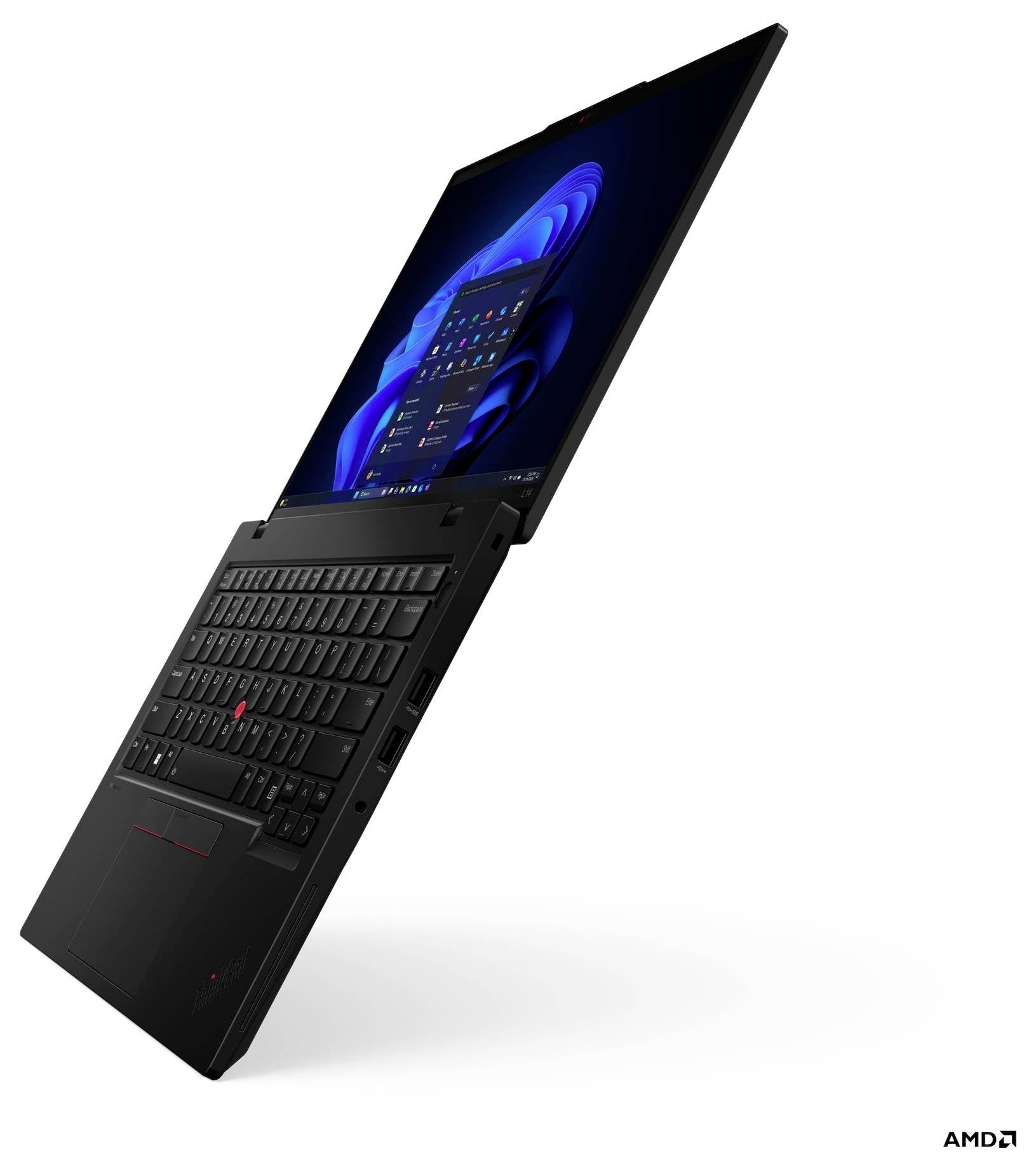 Ein schwarzer Laptop mit einem blauen Desktop-Bildschirm, teilweise geöffnet in einem Winkel, wobei die Tastatur und Anschlüsse an der Seite sichtbar sind.