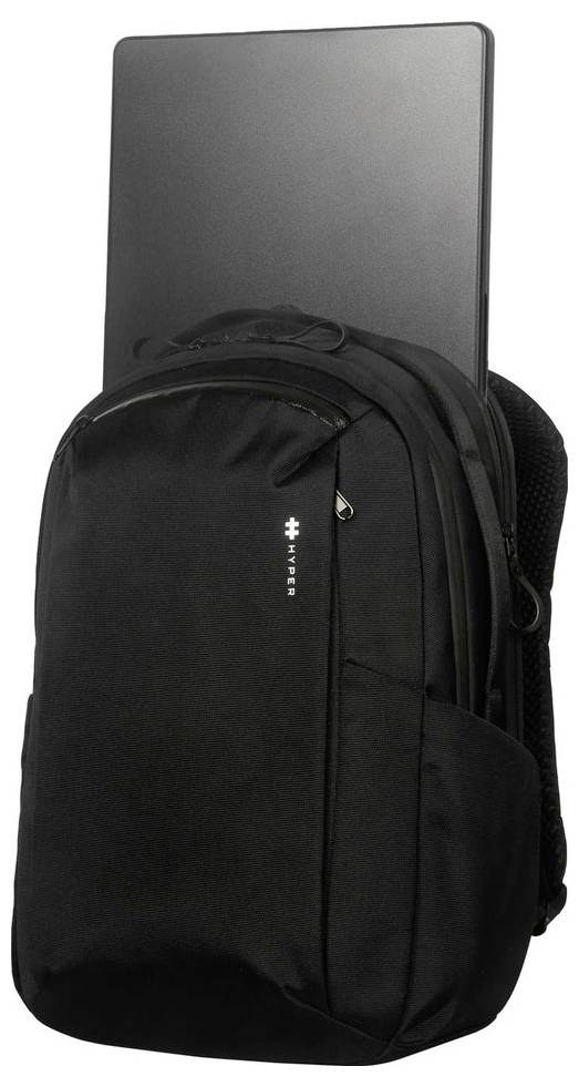 Schwarzer Rucksack, der einen Laptop hält, wobei der Computer teilweise über der oberen Öffnung sichtbar ist.