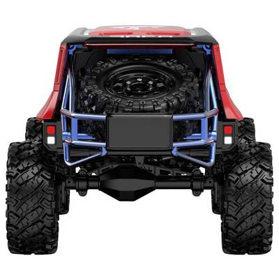 Ein roter Geländewagen von hinten betrachtet, mit großen, groben Reifen, einem Reservereifen, der am Heck montiert ist, sowie blauen und schwarzen Strukturstreben.