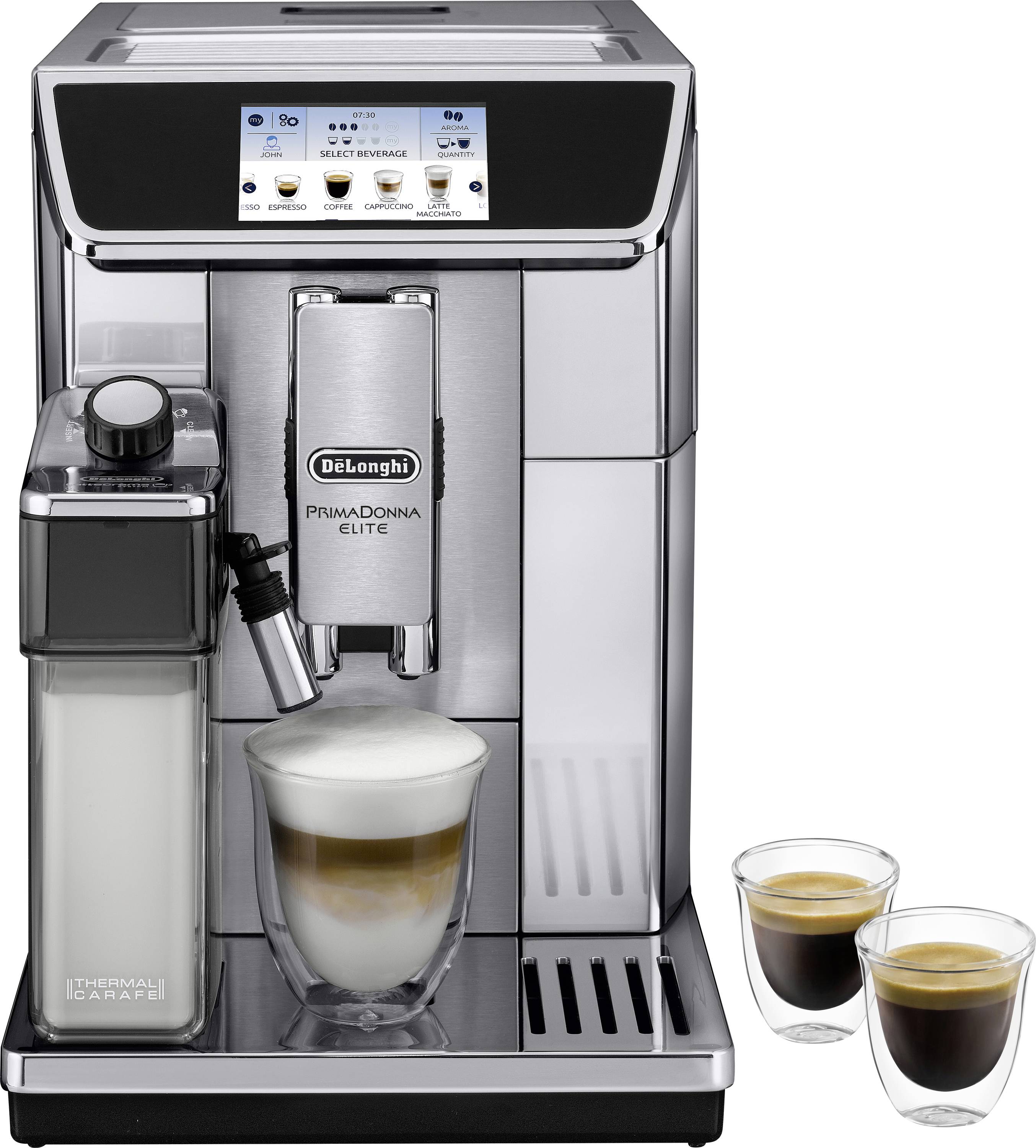 Eine silberne DeLonghi-Kaffeemaschine bereitet einen Cappuccino mit Milchschaum zu. Daneben stehen zwei Espressotassen.