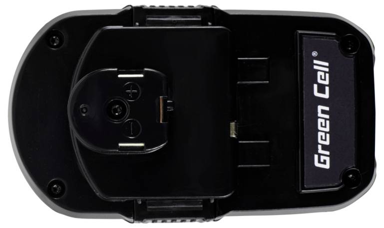 Eine schwarze Batteriebox mit der Aufschrift 'Green Cell' und sichtbaren Anschlüssen, die für elektronische Geräte konzipiert ist.