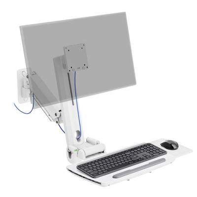 Höhenverstellbarer Monitorarm an einer Wandhalterung mit angebrachter Tastaturablage und Mauspad, der eine ergonomische Computerarbeitsplatz-Lösung präsentiert.