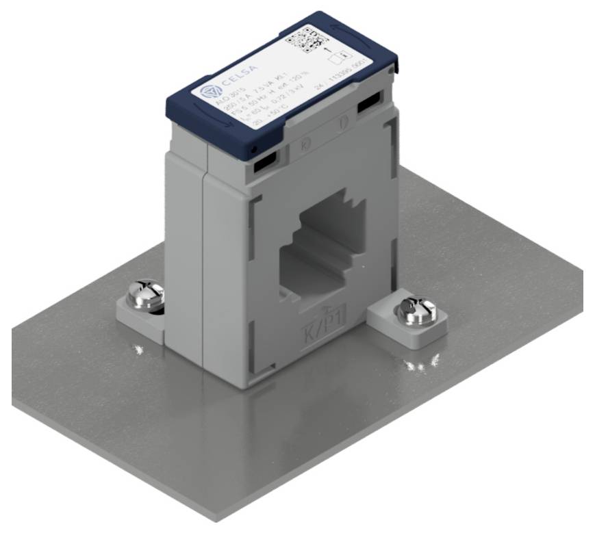 Ein grauer elektrischer Transformator mit blauer Oberseite, montiert auf einem metallischen Sockel, mit einem Etikett mit technischen Spezifikationen.