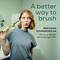 Eine Person hält eine grüne elektrische Zahnbürste und macht einen verspielten Schmollmund. Text lautet: „Eine bessere Art zu putzen" und beschreibt die Vibrationen der Zahnbürste.
