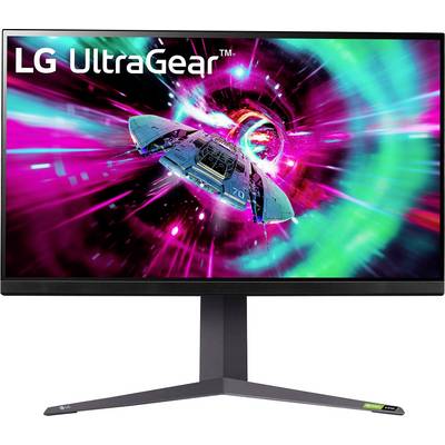 LG UltraGear Monitor, der eine lebendige Science-Fiction-Szene mit einem Raumschiff zeigt, das durch einen farbenfrohen Warp-Tunnel fliegt.