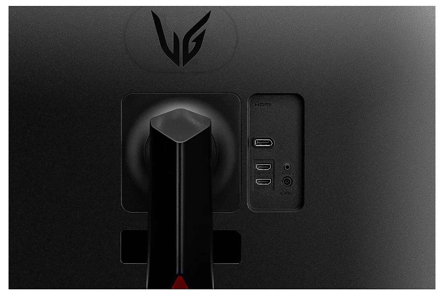 Das Bild zeigt die Rückseite eines Computermonitors mit einem Logo und Anschlüssen, darunter HDMI und USB, sowie eine Halterungsbefestigungsstelle.