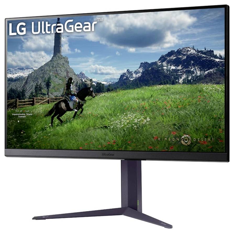 LG UltraGear-Monitor zeigt eine Videospielszene mit einem Charakter, der ein Pferd durch ein grasiges Feld in einer bergigen Landschaft reitet.