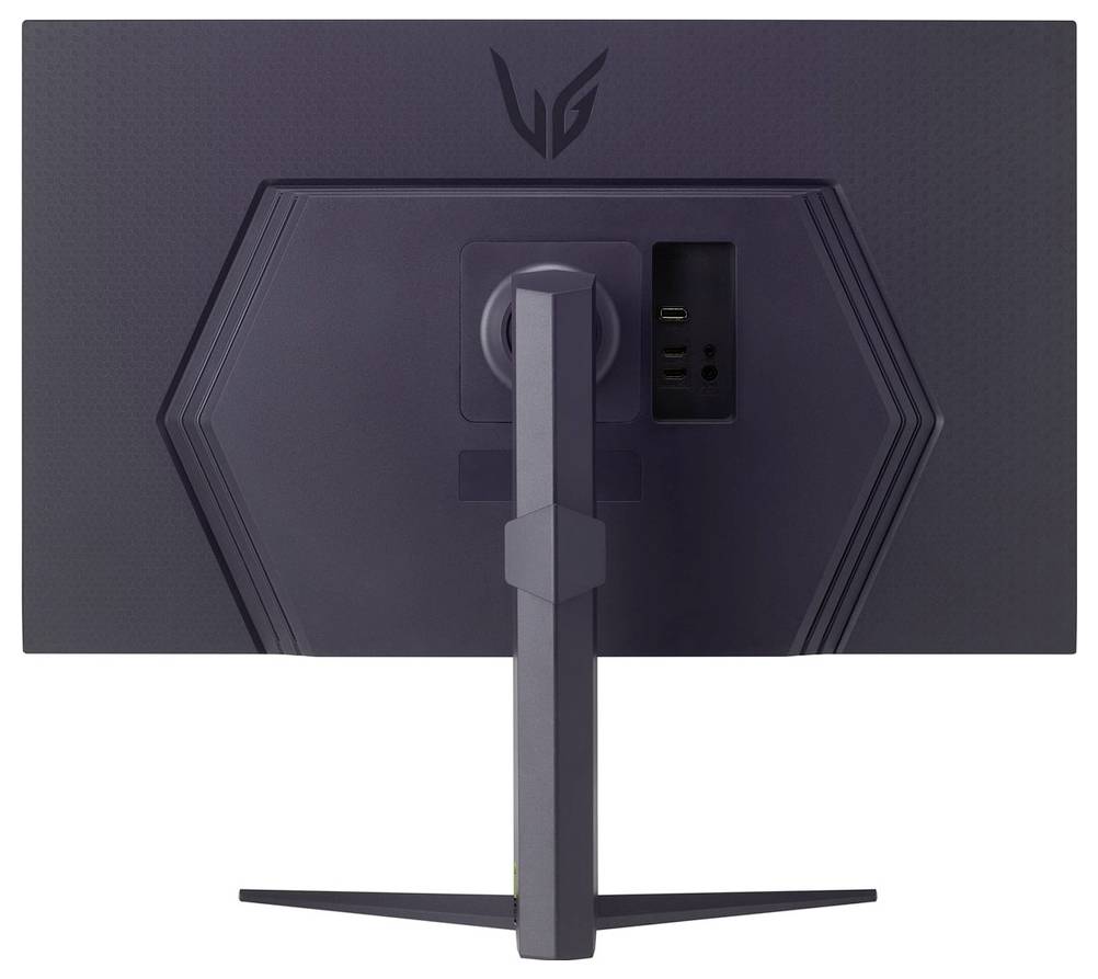 Rückansicht eines schwarzen Computermonitors auf einem Ständer, die die Anschlüsse und Lüftungsschlitze zeigt. Der Monitor weist ein geometrisches Design und ein Logo oben auf.