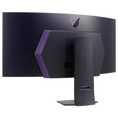 Rückansicht eines gekrümmten Ultrawide-Monitors mit einem Ständer, ausgestattet mit LED-Beleuchtung und einem markanten polygonalen Muster auf dem Rückenpanel.