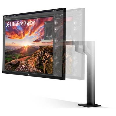 LG UltraFine Display, der eine lebendige Sonnenuntergangs- und Landschaftsaufnahme präsentiert, mit verstellbarer Ständer, der die ergonomische Flexibilität hervorhebt.