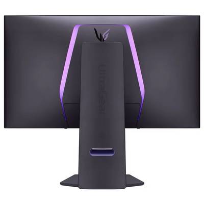 Das Bild zeigt die Rückseite eines LG UltraGear Gaming-Monitors mit einem eleganten Ständer und leuchtenden LED-Lichtern, die eine V-Form bilden.