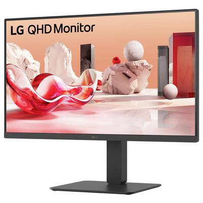 Ein schlanker LG QHD-Monitor zeigt eine moderne abstrakte rot-weiße 3D-Kunst mit geometrischen Formen.