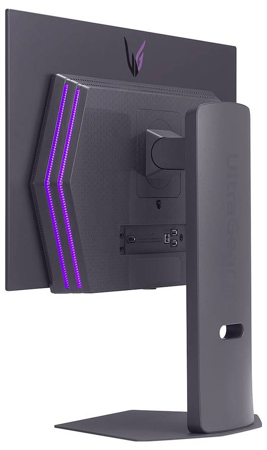 Ein Computer-Monitor mit elegantem schwarzem Design, von hinten betrachtet. Ausgestattet mit violetter LED-Beleuchtung und Branding, das in den Standfuß eingeprägt ist.