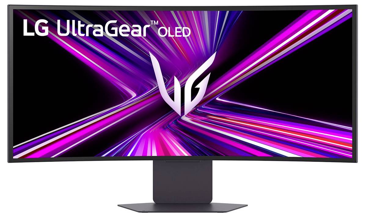 Breiter LG UltraGear OLED-Monitor mit lebendigen rosa und lila abstrakten Grafiken auf dem Bildschirm.