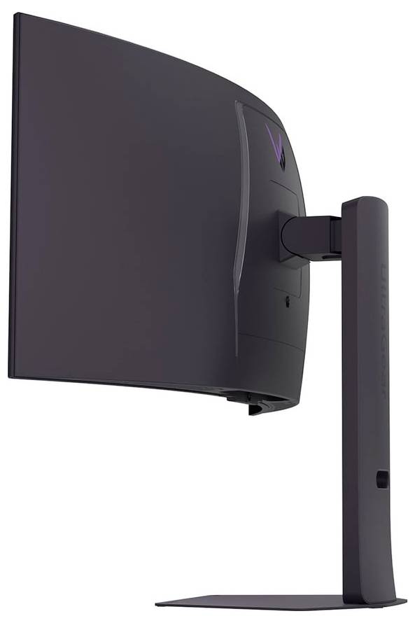 Eine Seitenansicht eines gebogenen Computermonitors mit einem robusten Ständer, der dünne Bildschirmränder und ein schlankes, modernes Design zur Schau stellt.