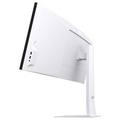 Ein weißer Computermonitor, von der Seite gezeigt, präsentiert seine dünne Silhouette und den Ständer, wobei USB-Anschlüsse an der Seite sichtbar sind.