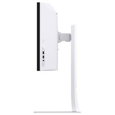 Eine Seitenansicht eines weißen Computermonitors auf einem Ständer, der Anschlüsse an der Seite und ein schlankes, dünnes Design zeigt.