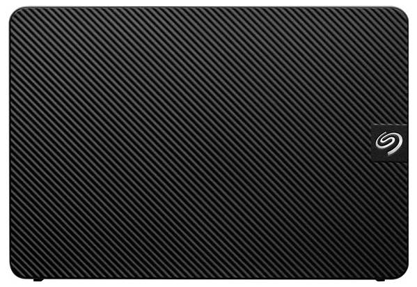 Eine schwarze externe Festplatte mit einem strukturierten diagonal verlaufenden Streifenmuster und einem kleinen Logo in der Ecke.