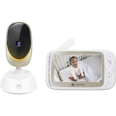 Ein Babyphone-System mit einer Kamera (links) und einem Bildschirm (rechts), der ein lächelndes Baby in einem Gitterbett zeigt und eine sichere Überwachung gewährleistet.