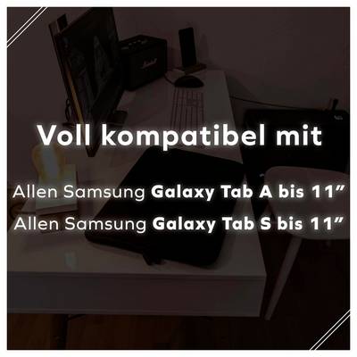Ein Schreibtisch mit einem Monitor, Tastatur und Lampe. Text auf Deutsch lautet: 'Voll kompatibel mit Allen Samsung Galaxy Tab A bis 11", Allen Samsung Galaxy Tab S bis 11".'