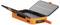 Ein orangefarbener tragbarer Solarladegerät mit zwei geöffneten Paneelen, der zwei USB-Anschlüsse und ein angeschlossenes orangefarbenes Kabel an der Seite zeigt.
