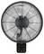 Ein schwarzer oszillierender Ventilator mit Schutzgitter und Bedienfeld mit Tasten mit den Beschriftungen 'Silent', '1', '2', '3' und 'Super'.
