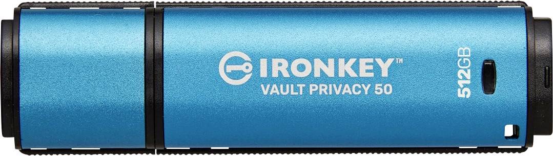 Ein blauer IronKey Vault Privacy 50 USB-Stick mit der Aufschrift „512 GB" an der Seite, der seine Speicherkapazität anzeigt.