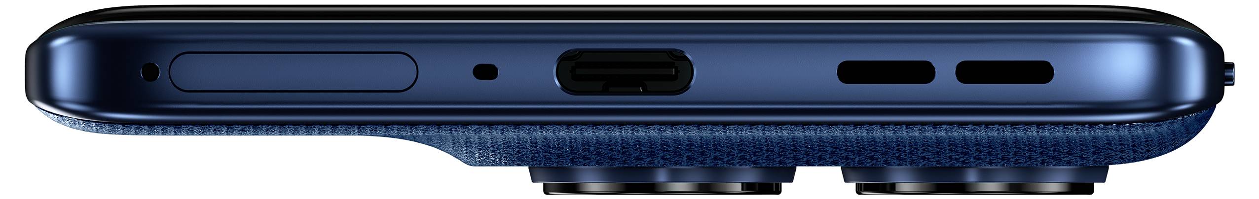 'Nahaufnahme der Unterseite eines blauen Smartphones, die einen SIM-Kartensteckplatz, einen USB-C-Anschluss, Lautsprecheröffnungen und einen Teil der Kameraobjektive zeigt.'