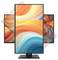 Drei Monitore zeigen ein abstraktes Bild mit wirbelnden orange-, gelben und blauen Mustern. Der zentrale Monitor ist im Hochformat ausgerichtet.
