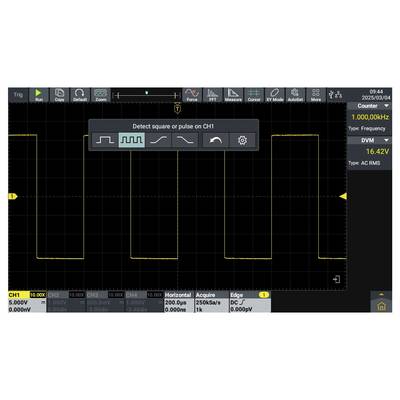 Ein digitales Oszilloskop-Display zeigt eine Rechteckwelle auf CH1. Die Frequenz beträgt 1.000 kHz und der Multimeter liest 16,42 V AC RMS. Das Signal erscheint stabil.