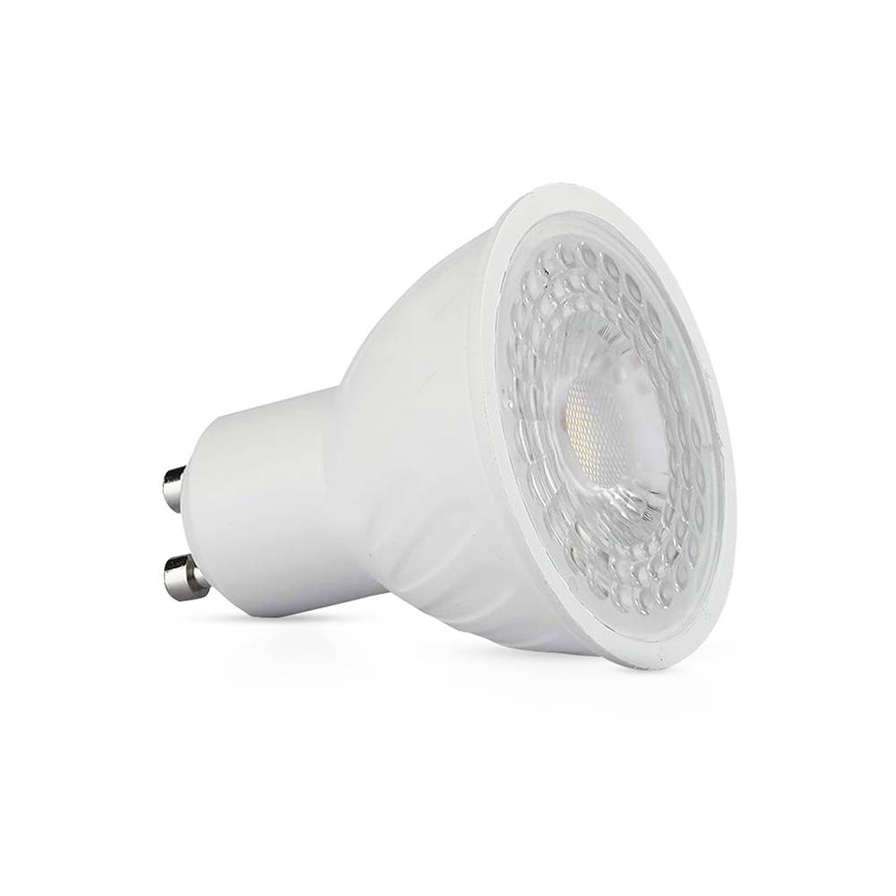 Eine einzelne weiße LED-Glühbirne mit GU10-Sockel, ausgestattet mit einer kreisförmigen Anordnung kleiner Dioden an der Frontseite, entwickelt für Energieeffizienz.