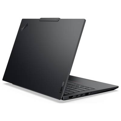 Ein schwarzer Lenovo ThinkPad Laptop, teilweise geöffnet, präsentiert sein schlankes Design und mattierte Oberfläche, mit sichtbaren Anschlüssen und einem "ThinkPad" Logo auf dem Deckel.