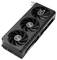 Eine schwarze Grafikkarte mit drei Kühlventilatoren, an der Seite mit 'GeForce RTX' beschriftet. Sie trägt Branding von ASUS und Prime.