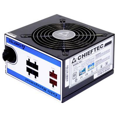 Ein Computer-Netzteil mit einem großen Lüfter oben, mit der Aufschrift "CHIEFTEC". Es verfügt über verschiedene Anschlüsse zur Kabelverwaltung und Spezifikationen an der Seite.