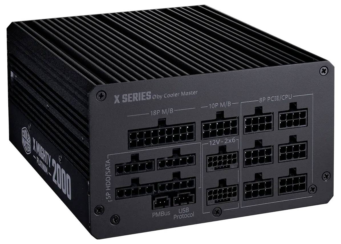 "Cooler Master X-Serie 2000W Netzteil" mit verschiedenen Stromanschlüssen und Anschlüssen auf der Frontplatte.