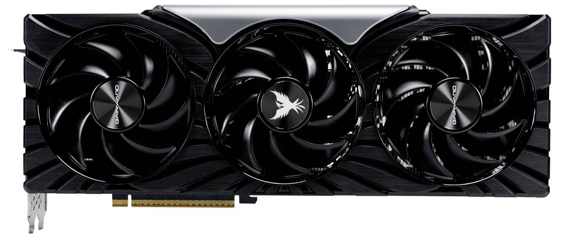 Eine Grafikkarte mit drei Kühlventilatoren, schwarzem Gehäuse und goldener PCIe-Anschlussleiste am unteren Rand, von vorne betrachtet.