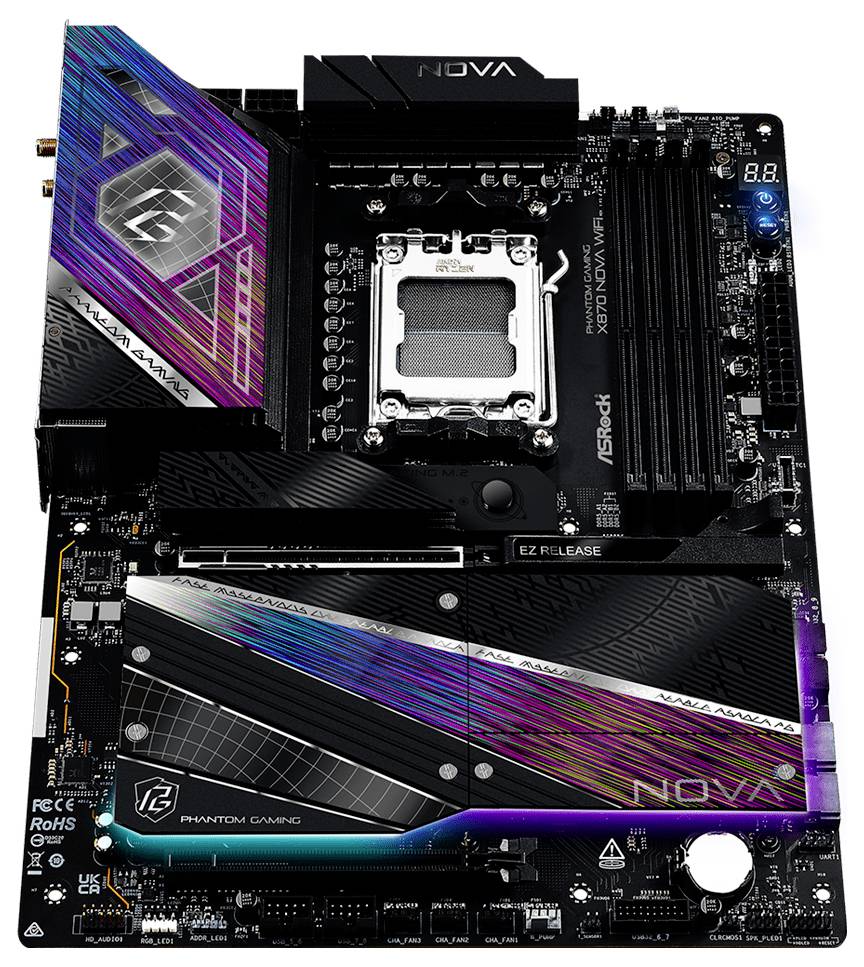 Mainboard mit farbenfrohem Design, das einen LGA-Sockel, RAM-Steckplätze, Erweiterungssteckplätze und Kühlkörper aufweist; mit den Bezeichnungen 'Phantom Gaming' und 'Nova' versehen.