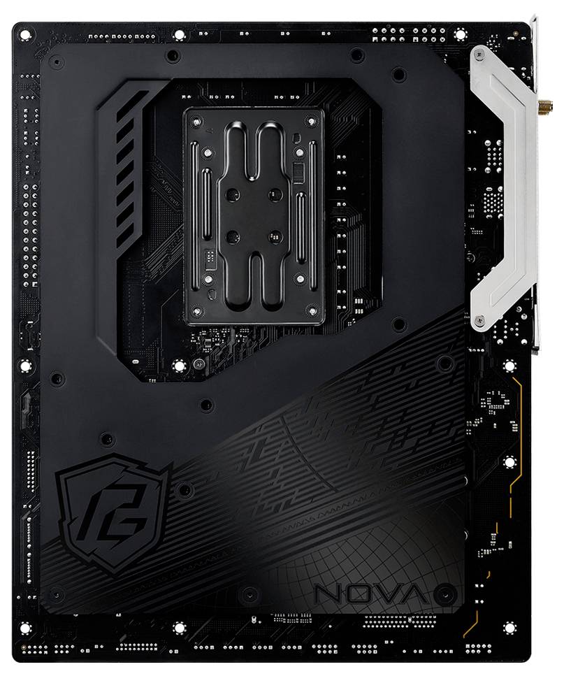 Das Bild zeigt die Rückseite einer schwarzen Computerplatine mit einem Sockel in der Mitte und verschiedenen Anschlussports an den Kanten.