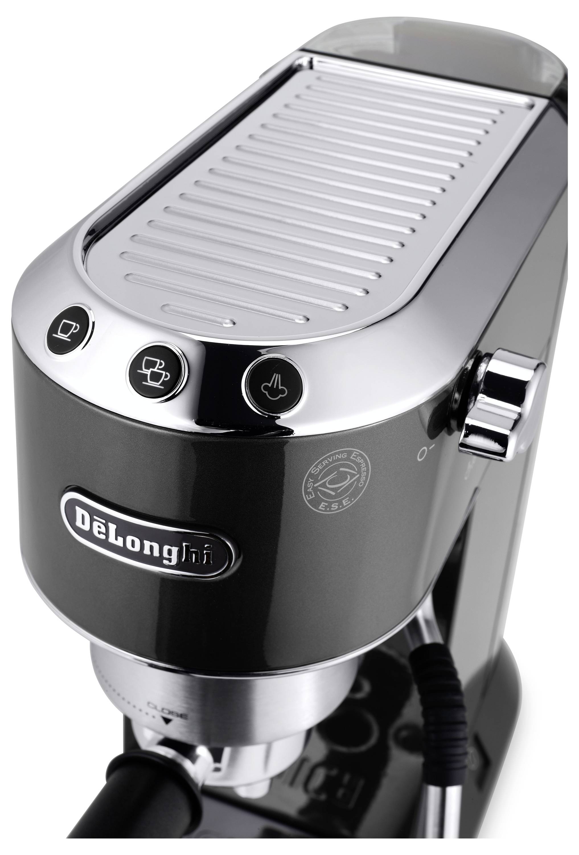 Eine elegante schwarze Espressomaschine mit Bedienknöpfen auf der Oberseite, ausgestattet mit einem Dampfrohr und einem Tassenerwärmungsfach.