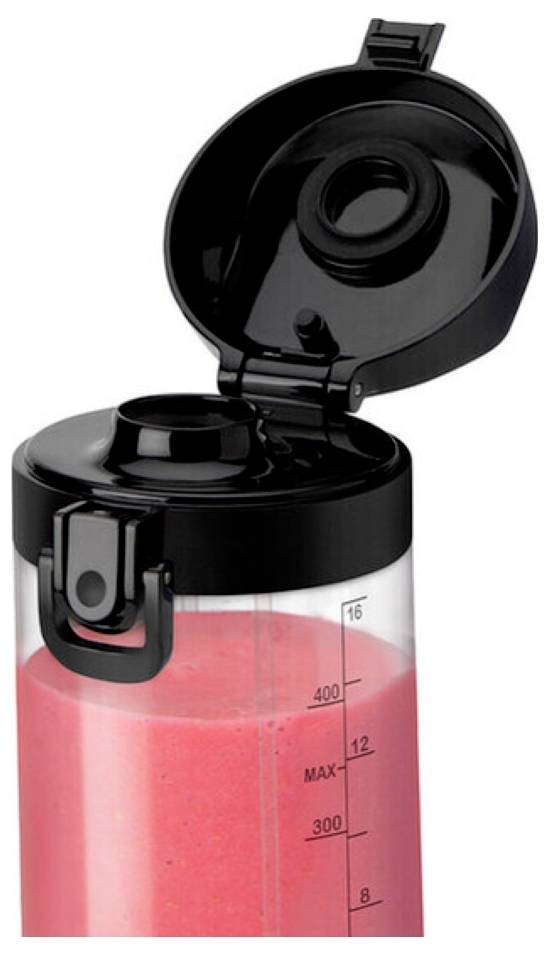 Eine transparente Blenderflasche mit einem schwarzen Deckel, gefüllt mit einem pinken Smoothie bis zur Höchstmarke und mit Messskalen an der Seite.