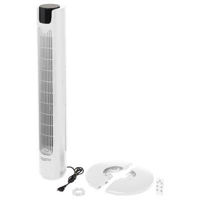 Hoher weißer Turmventilator mit belüfteter Frontseite, neben einer zerlegten kreisförmigen Basis, Netzkabel und Fernbedienung mit mehreren Tasten.