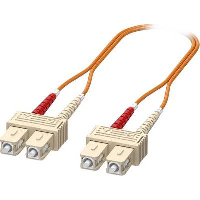 Orangefarbenes Glasfaserkabel mit zwei beigen Steckern an jedem Ende, verwendet für Datenübertragung in Telekommunikation und Netzwerktechnik.